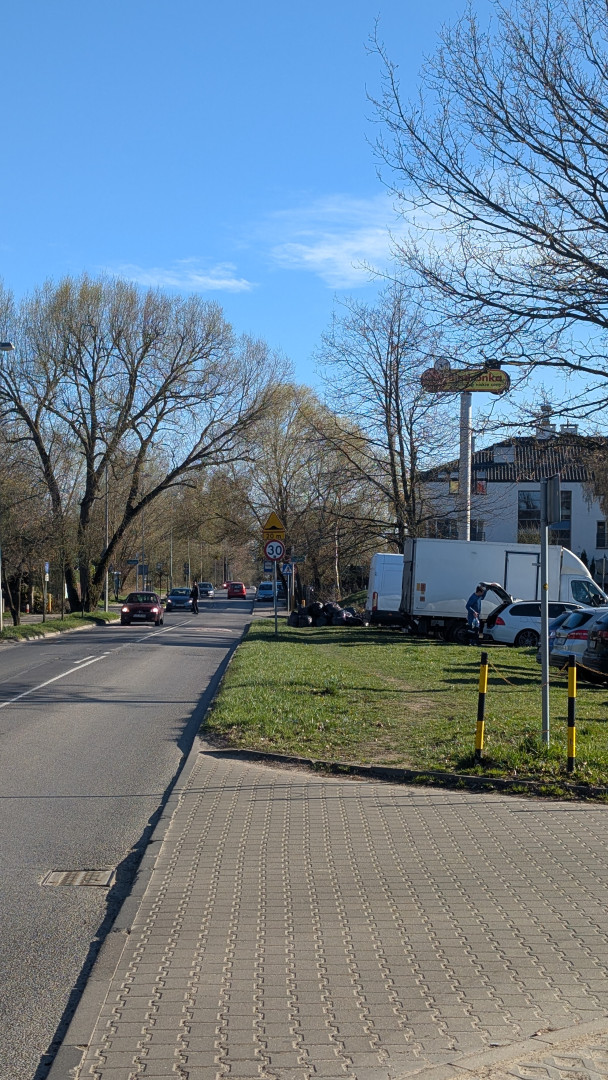 dalszy ciąg brakującego chodnika