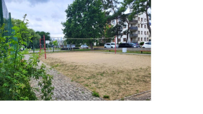 zdjęcie przedstawia park wypoczynkowo rekreacyjny w Płoni