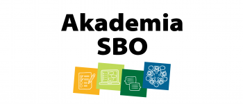 Grafika przedstawia cztery kolorowe kwadraty oraz podpis "Akademia SBO"